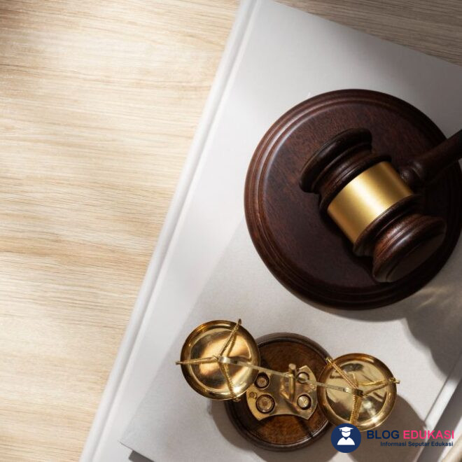 Jelaskan Perbedaan Tugas Pokok Mahkamah Konstitusi dan Mahkamah Agung