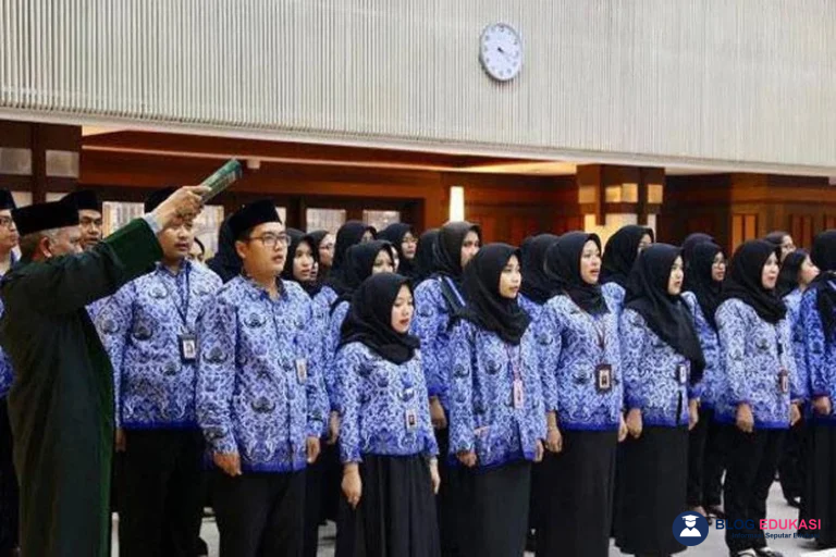 Pangkat Golongan PNS: Jenjang, Aturan, dan Karier ASN